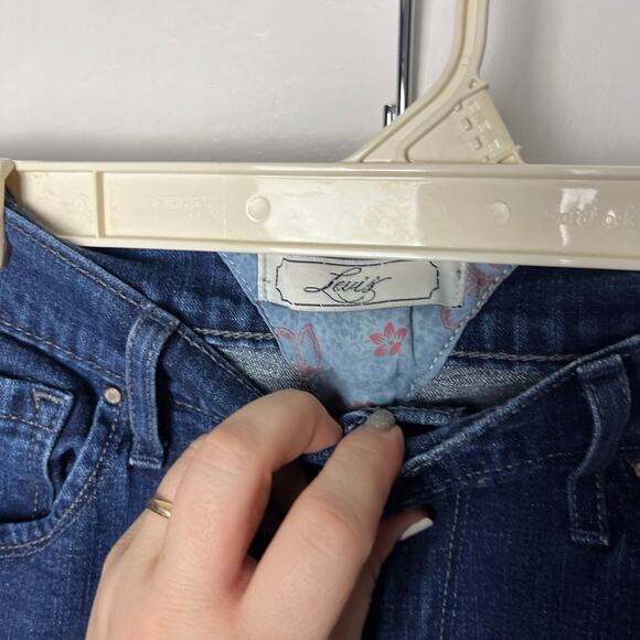 Vintage Levi's Women's Blue Cropped Y2K Denim Capri Pants Jeans Low Rise Size 8 - Picture 8 of 9